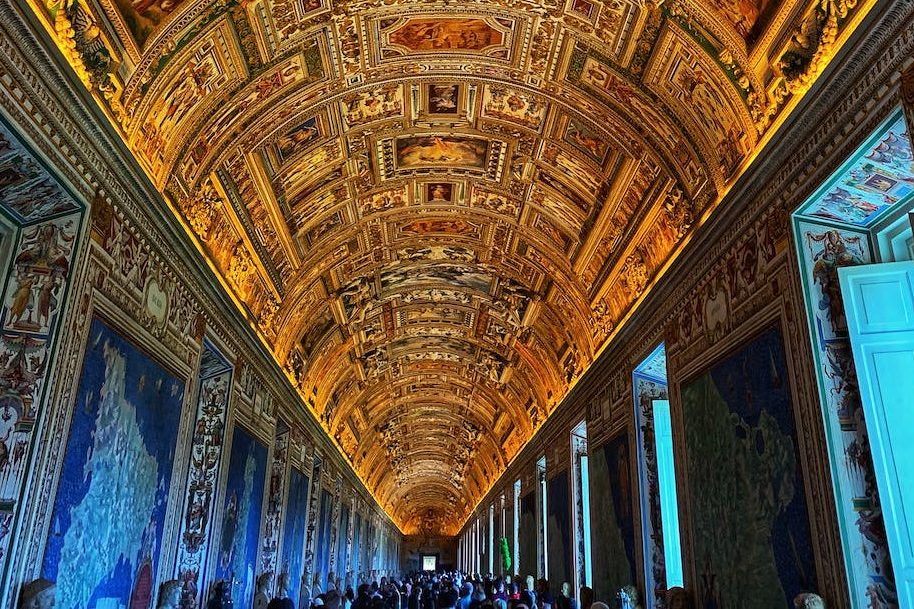 the ceiling of the sistine chapel in rome